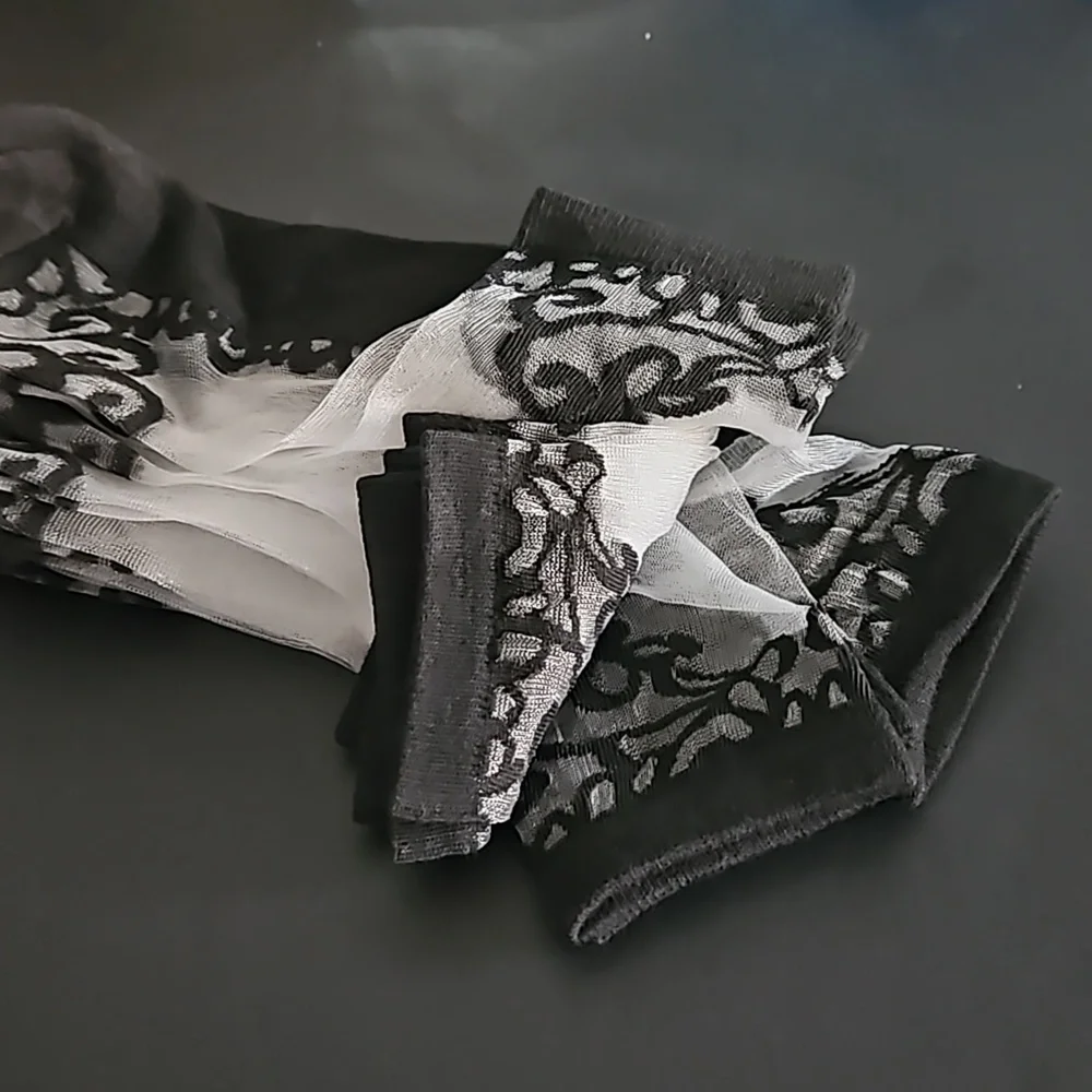 Trendy Black & White "Glass" Socks w Lace Detailing.New in pkg. Bundle of 4 - Picture 5 of 6